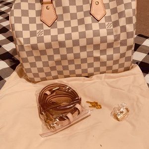 Brand new daisy rose purse